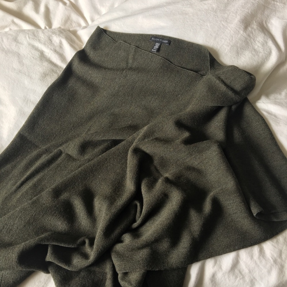 Eileen Fisher merino wool poncho 🍀